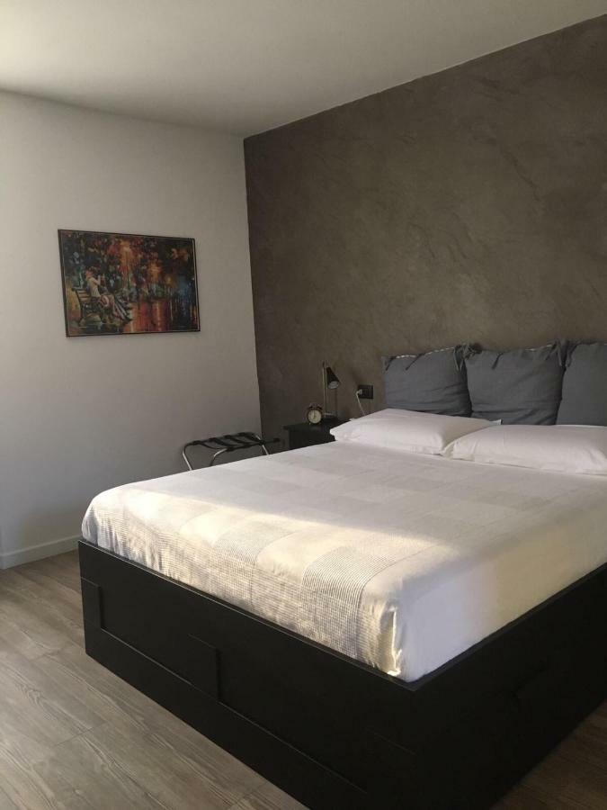 Como Holiday S.Agostino Vila Exterior foto